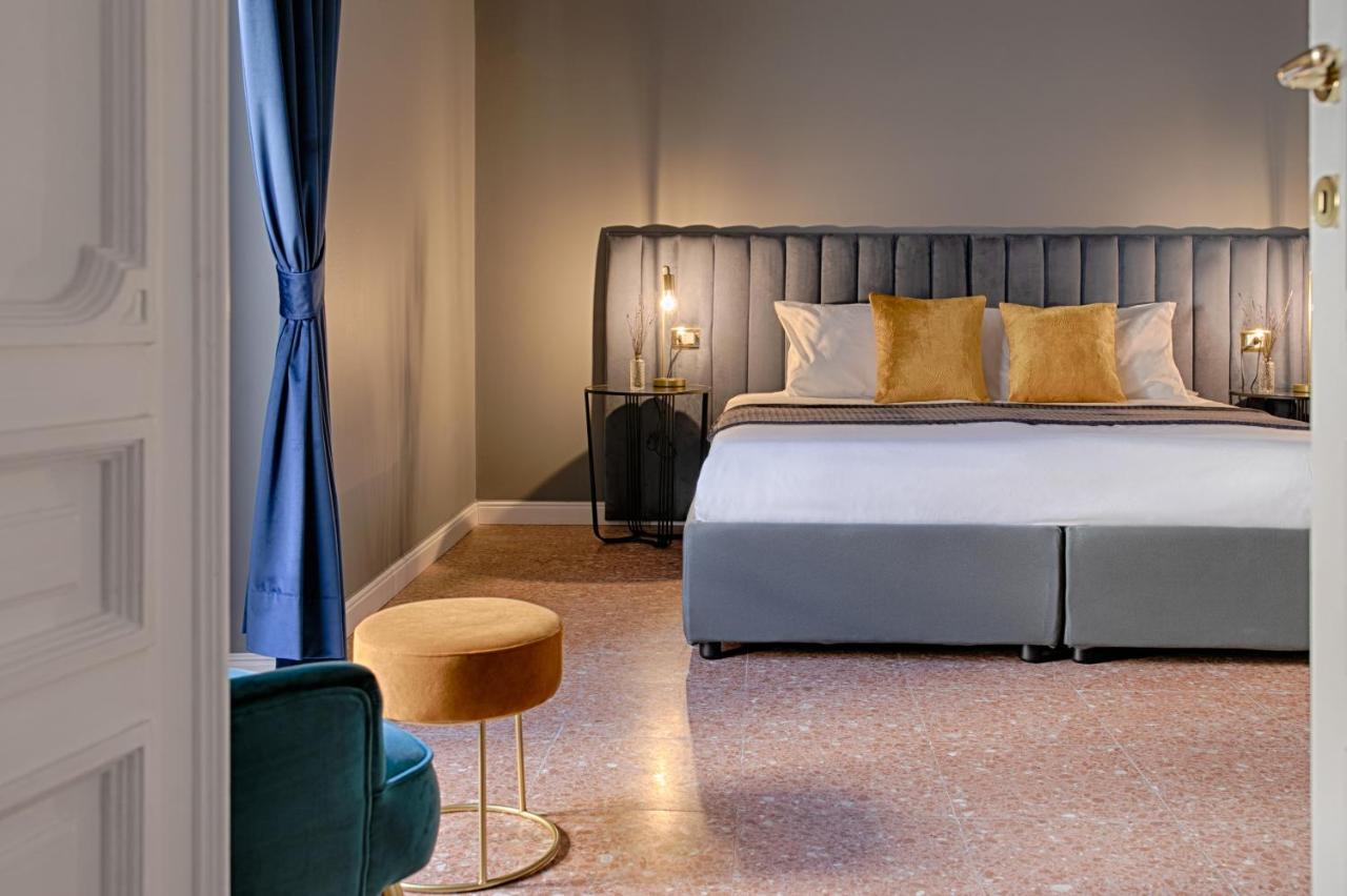 Quatrum Napoli - B&B ภายนอก รูปภาพ